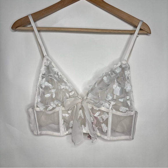 Victoria's Secret Dream Angels 3D Floral Applique Mesh Bralette White Bridal XL - Picture 4 of 10